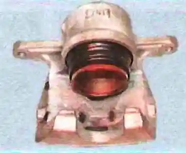 Снятие и ремонт суппорта автомобиля Тойота Камри