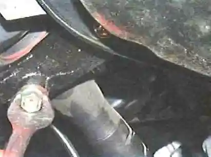 Зняття приводу переднього колеса Toyota Camry Зняття приводу переднього колеса Toyota Camry