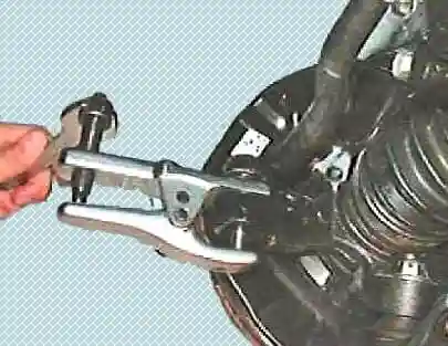 Зняття приводу переднього колеса Toyota Camry Зняття приводу переднього колеса Toyota Camry