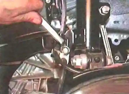 Зняття приводу переднього колеса Toyota Camry Зняття приводу переднього колеса Toyota Camry