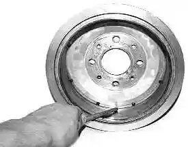 Снятие и установка тормозного барабана заднего колеса