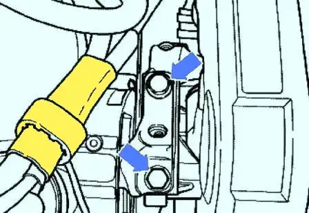 Крепление кронштейна верхней опоры двигателя