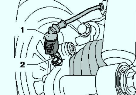 Штекерное соединение кабеля датчика частоты вращения и датчика частоты вращения