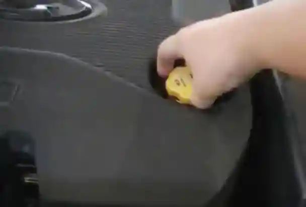 Замена масла и фильтра двигателя Lada Xray