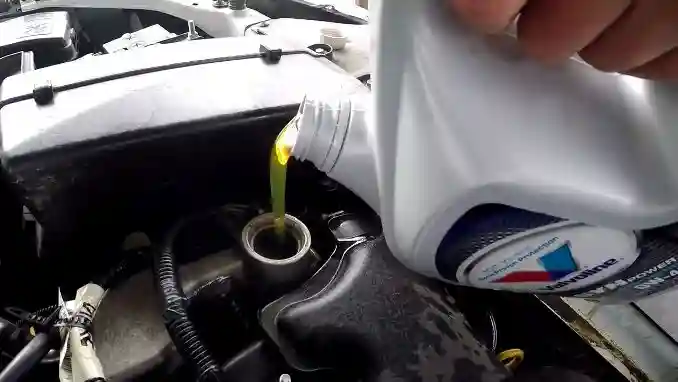 Замена масла и фильтра двигателя Lada Xray