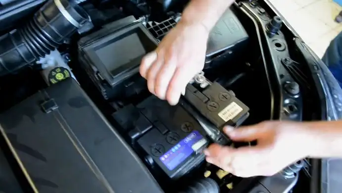 Снятие и установка воздушного фильтра двигателя Лада Хрей Снятие и установка воздушного фильтра двигателя Лада Хрей