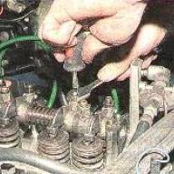 Регулювання зазорів клапанів двигуна ЗМЗ-402