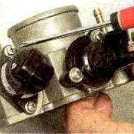 Prüfen und Ersetzen des Leerlaufdrehzahlreglers des VAZ-21114-Motors