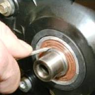 Ersetzen der Manschetten der Nockenwellen des VAZ-21126-Motors