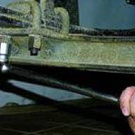 Desmontaje, desmontaje del muelle delantero del coche Gazelle