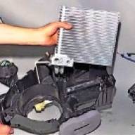 Cómo quitar y limpiar el evaporador del aire acondicionado Lada Largus